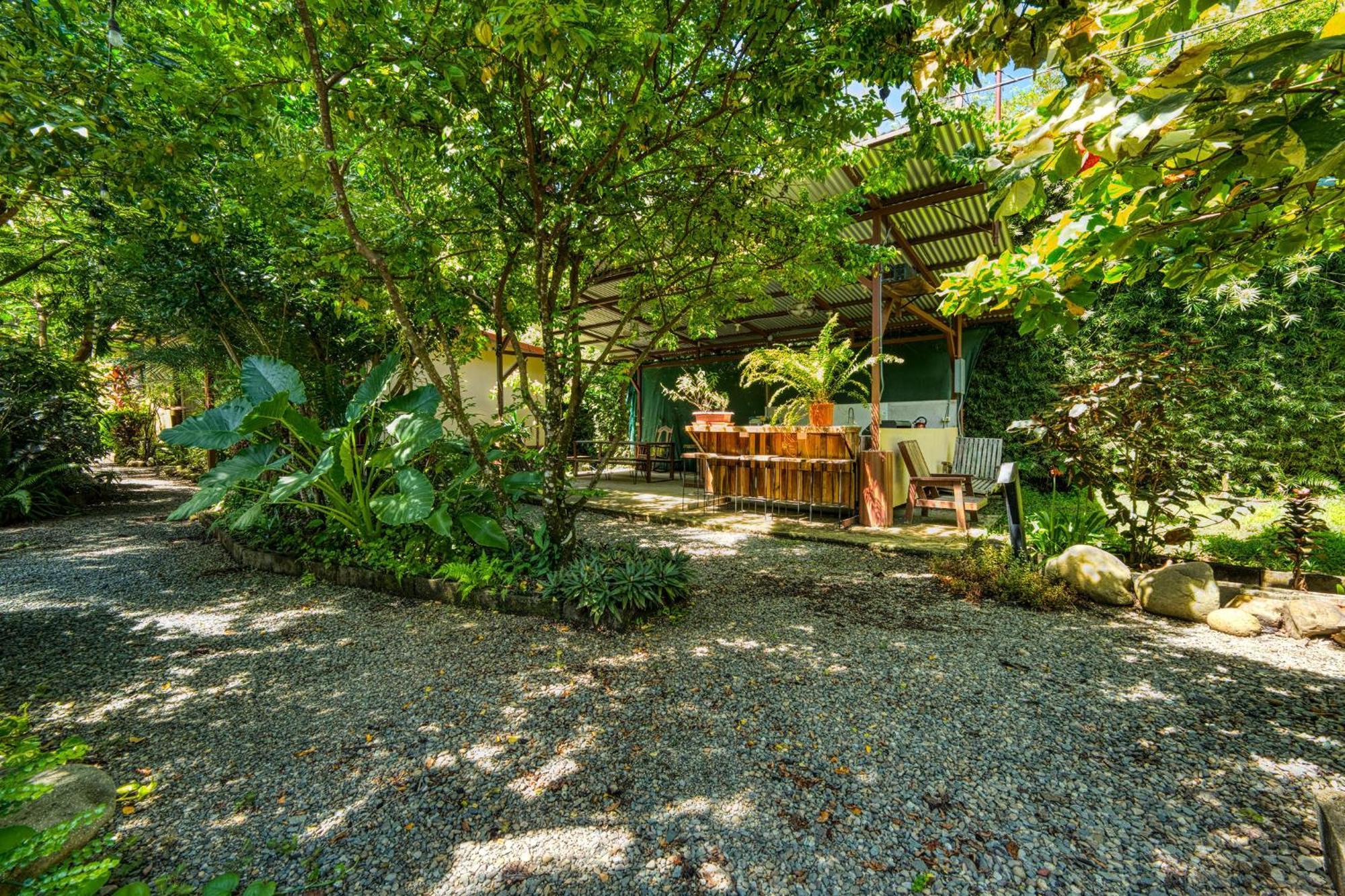 Bamboo River House And Hotel Dominical Esterno foto