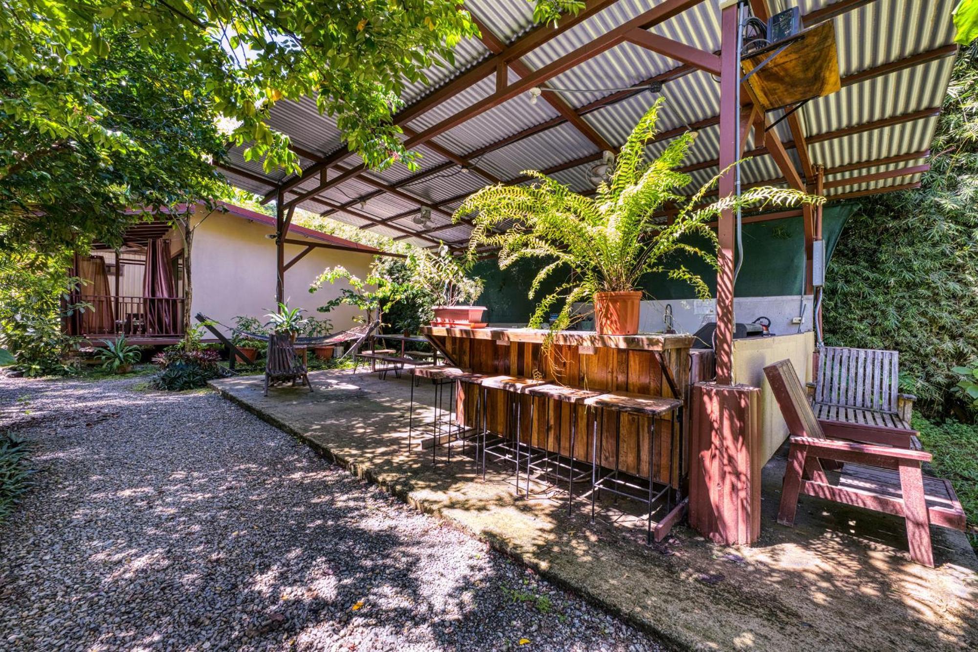 Bamboo River House And Hotel Dominical Esterno foto