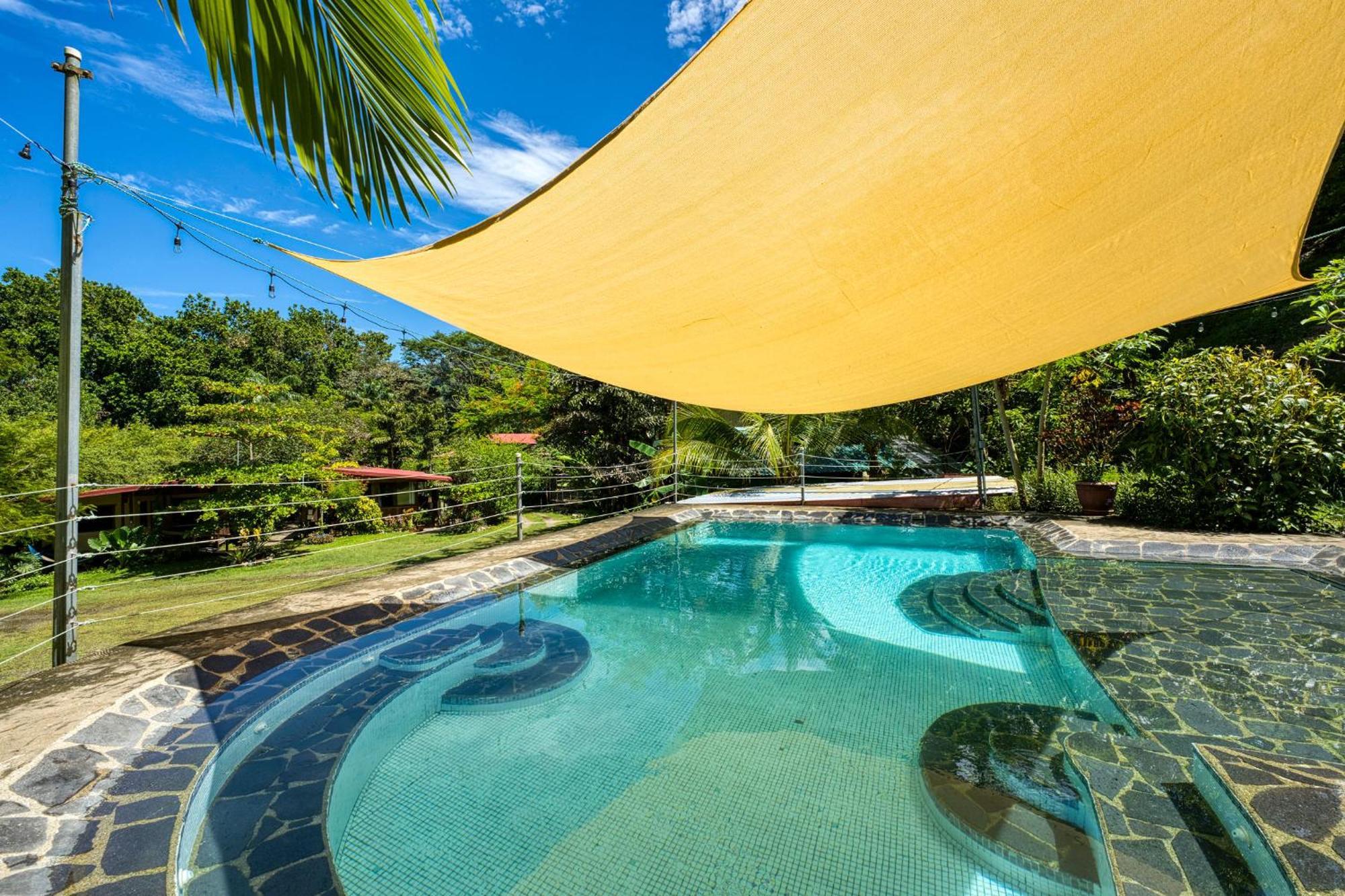 Bamboo River House And Hotel Dominical Esterno foto