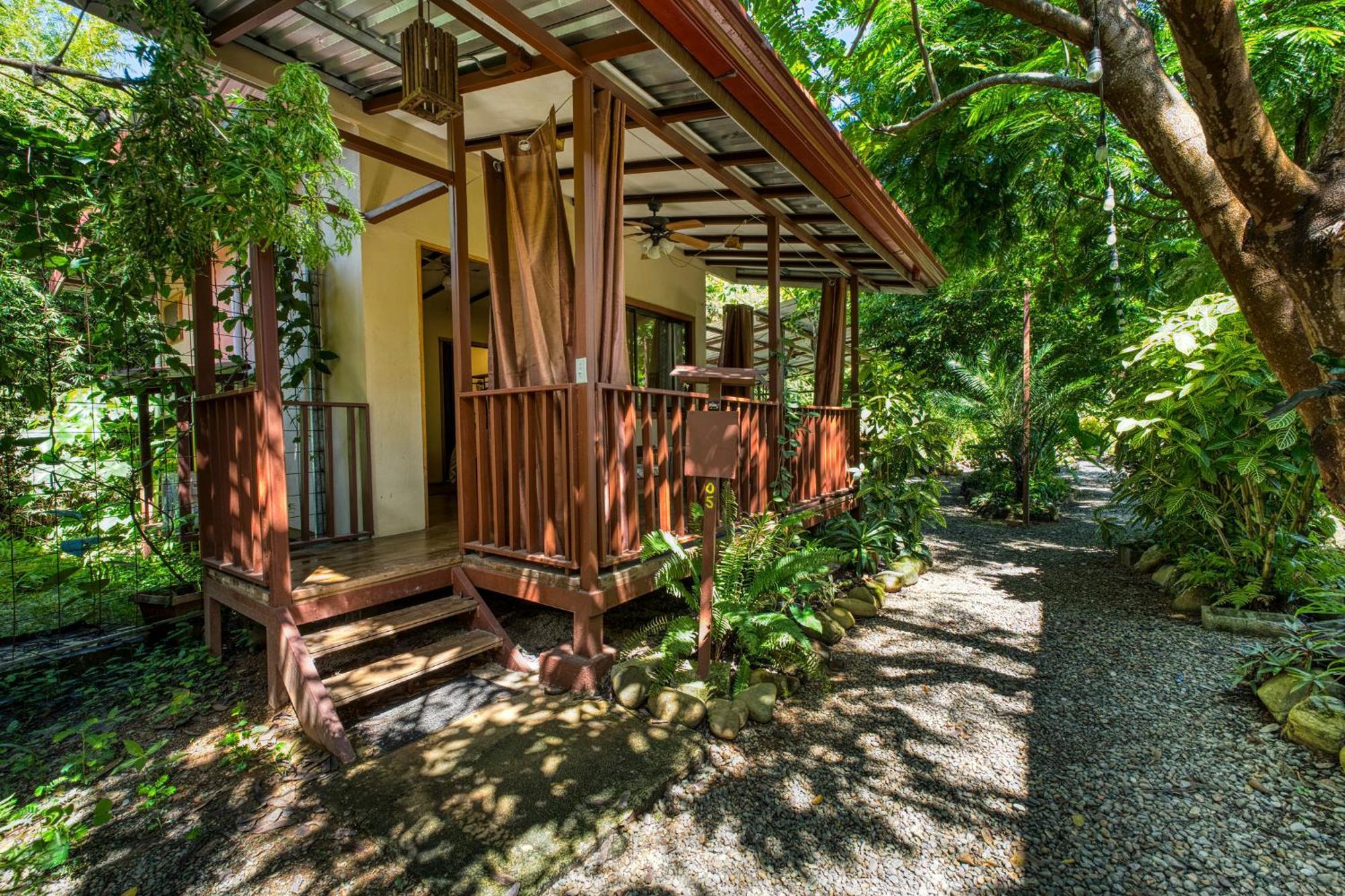 Bamboo River House And Hotel Dominical Esterno foto
