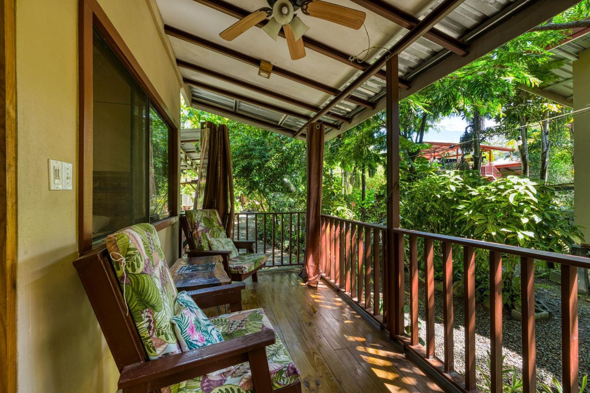 Bamboo River House And Hotel Dominical Esterno foto