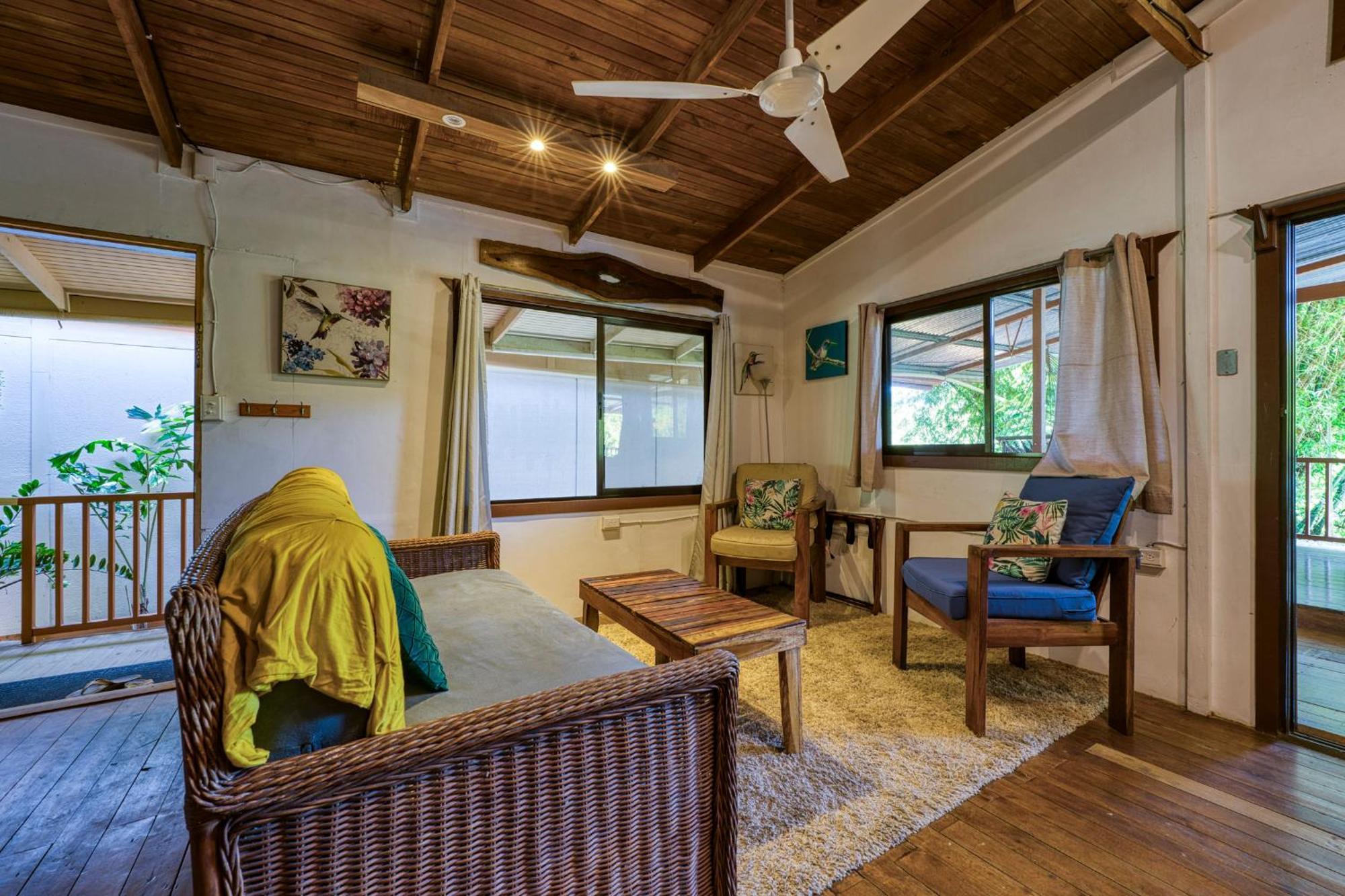 Bamboo River House And Hotel Dominical Esterno foto