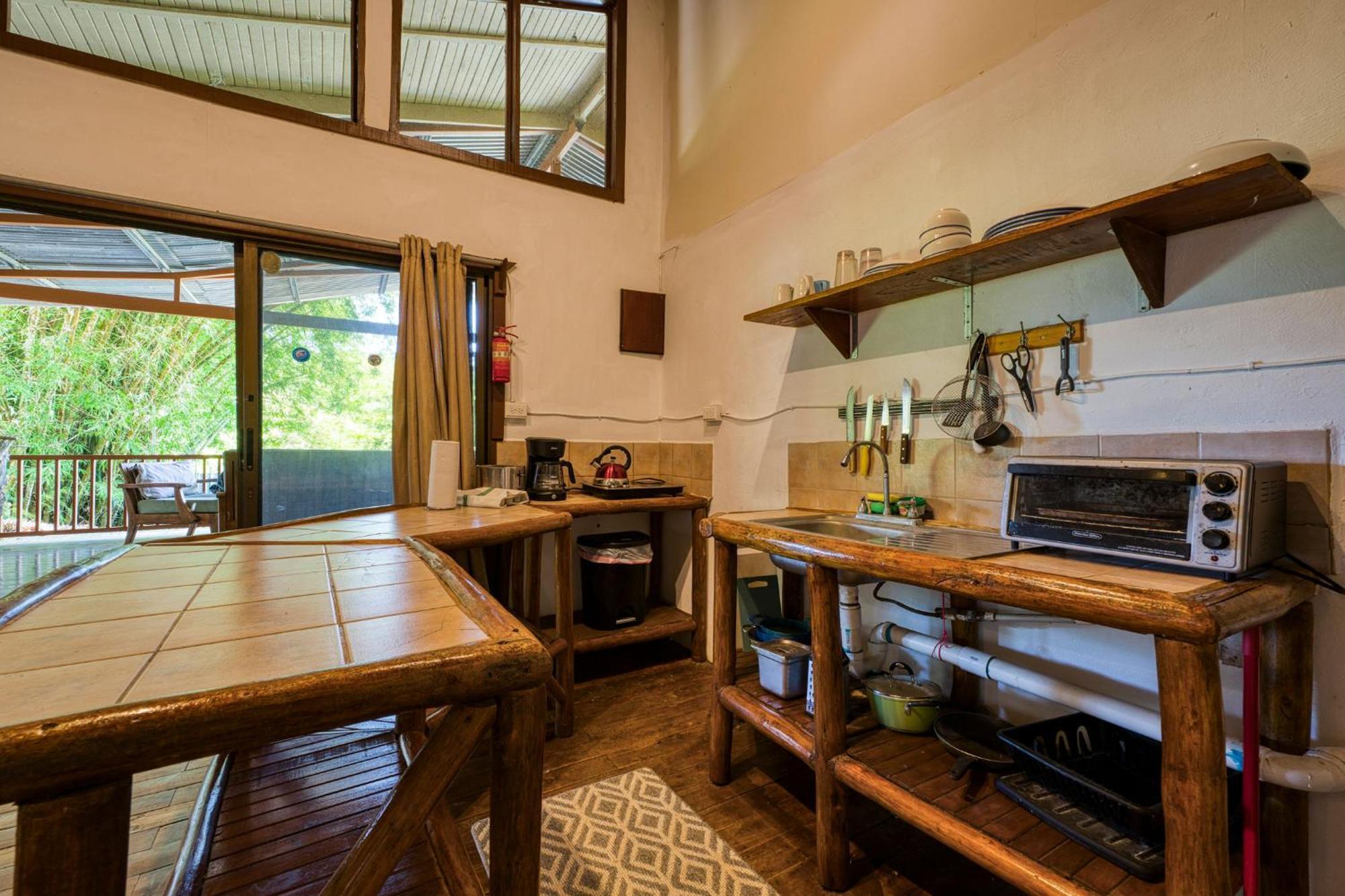 Bamboo River House And Hotel Dominical Esterno foto
