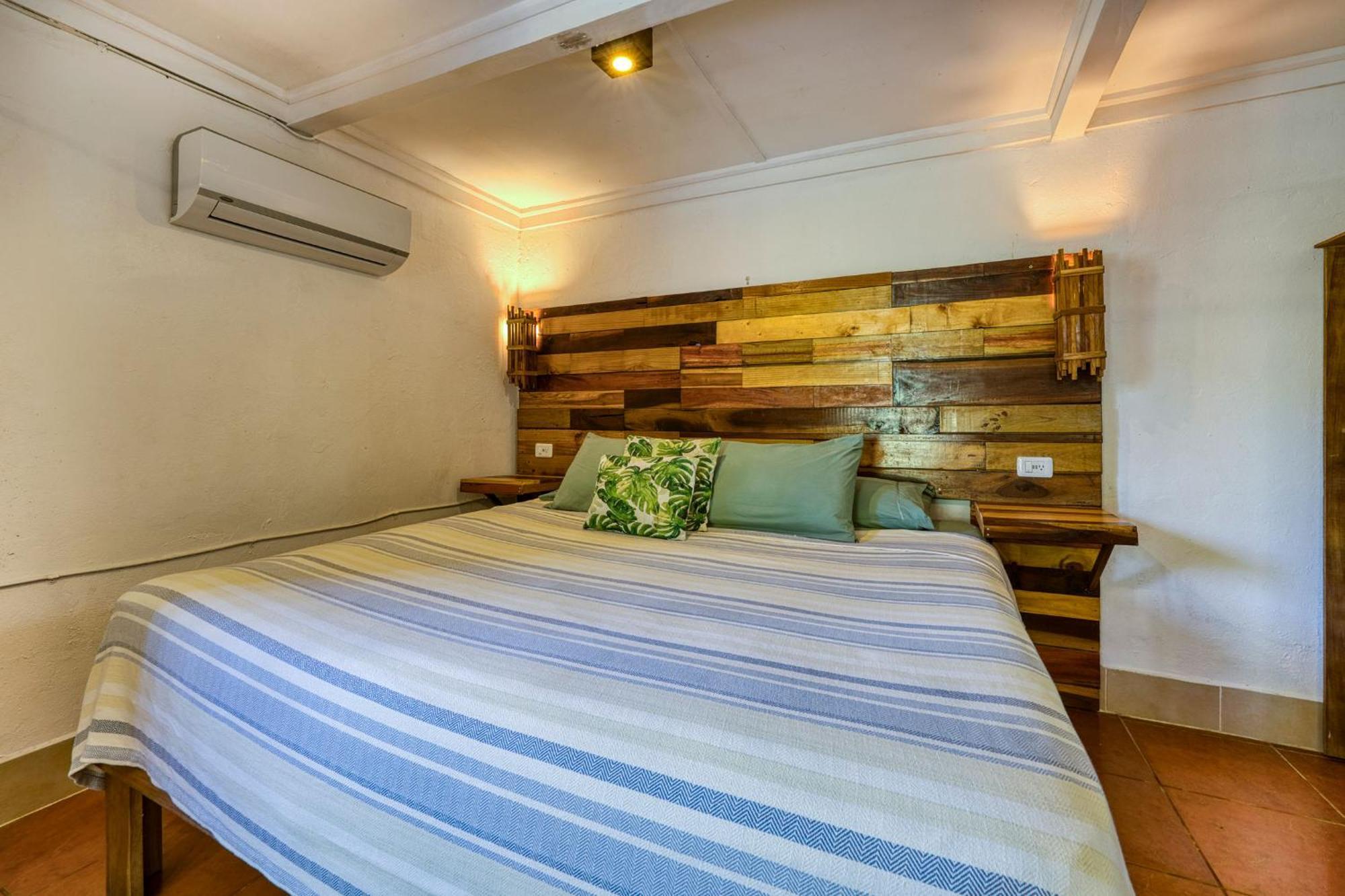 Bamboo River House And Hotel Dominical Esterno foto