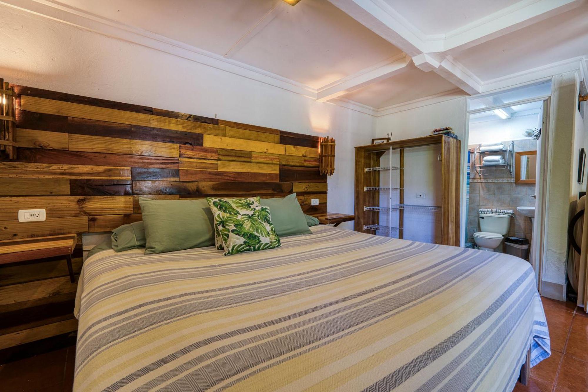 Bamboo River House And Hotel Dominical Esterno foto
